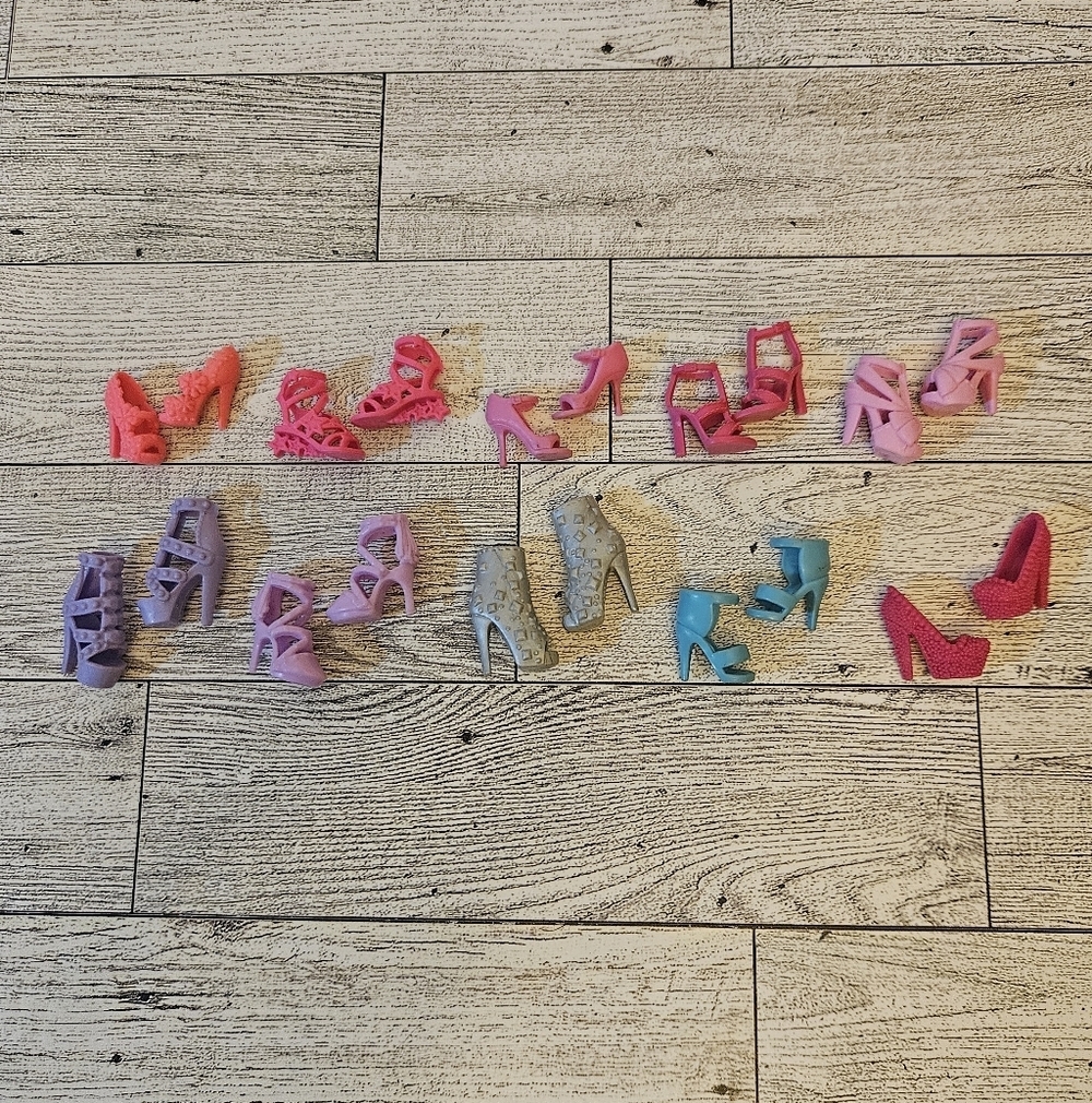 Mattel Barbie Accessories Lot Of Shoes 10 Pair Heels Multicolored Fashionista